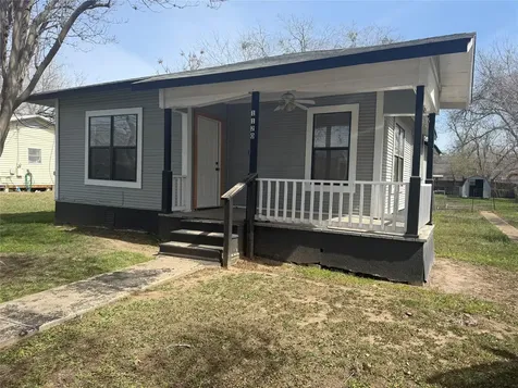 1120 Saint Paul Street Gonzales TX 78629