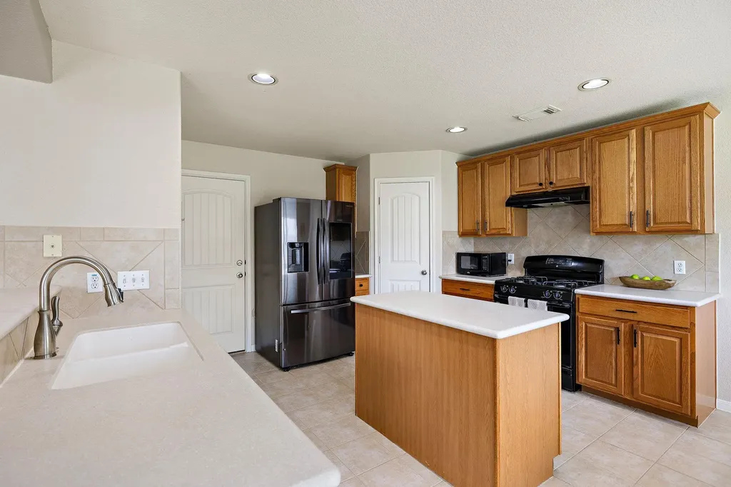2531 St. James Place Round Rock TX 78665