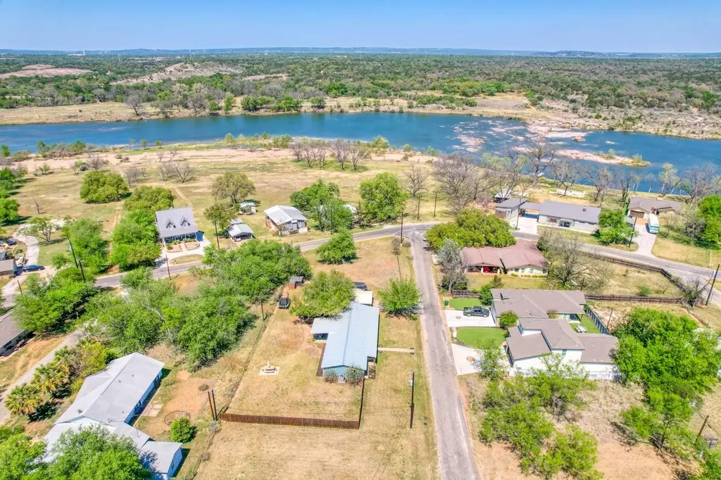 874 Pine Lane Cottonwood Shores TX 78657