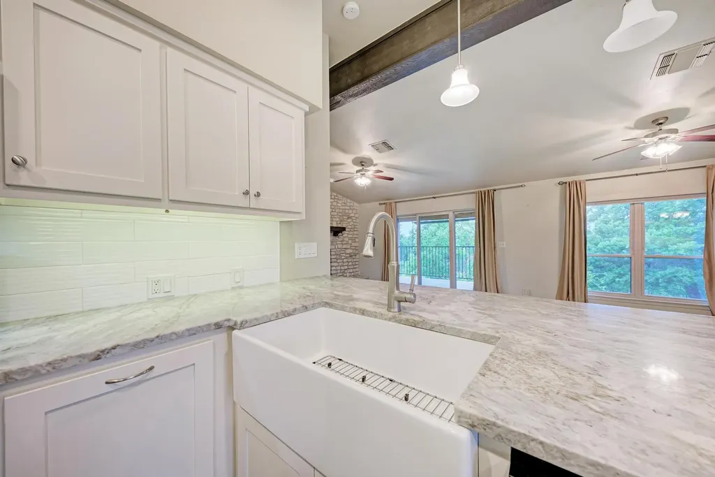320 Lucy Lane Horseshoe Bay TX 78657