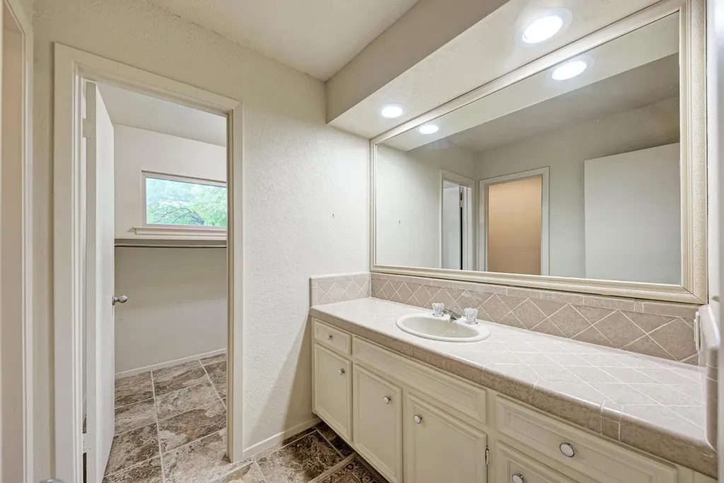 320 Lucy Lane Horseshoe Bay TX 78657
