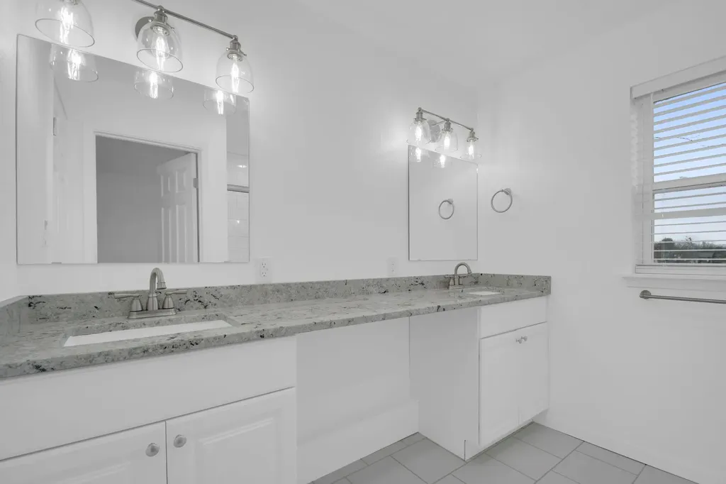 1000 E Fannin Street Luling TX 78648