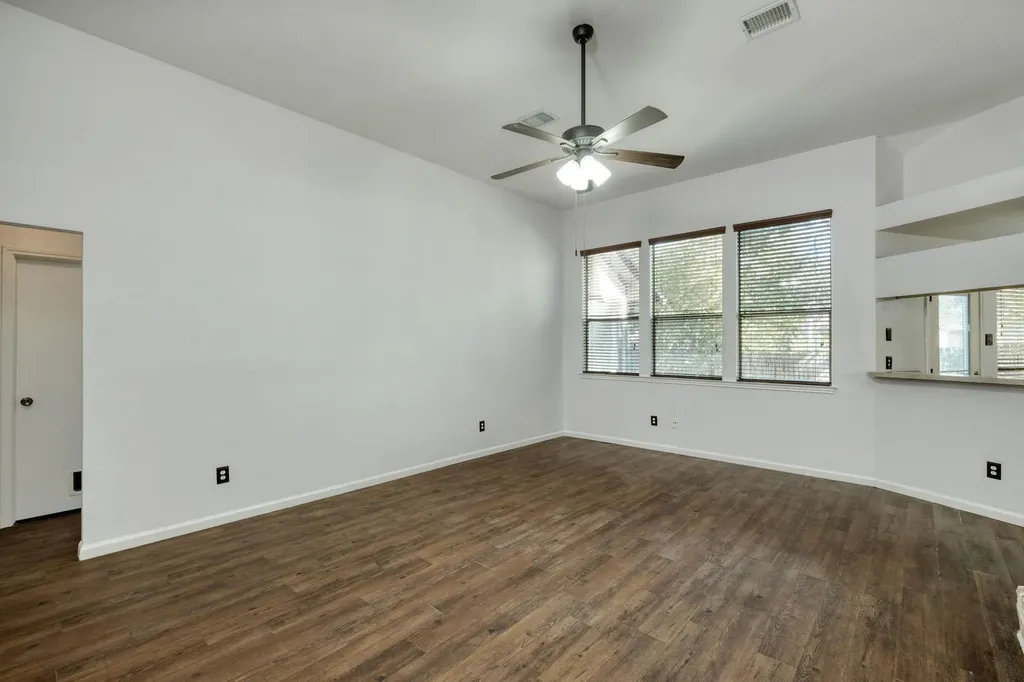 1810 Parkwood Drive Leander TX 78641