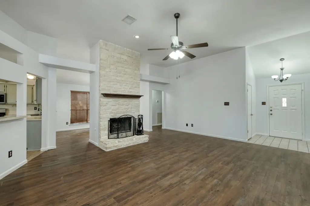 1810 Parkwood Drive Leander TX 78641