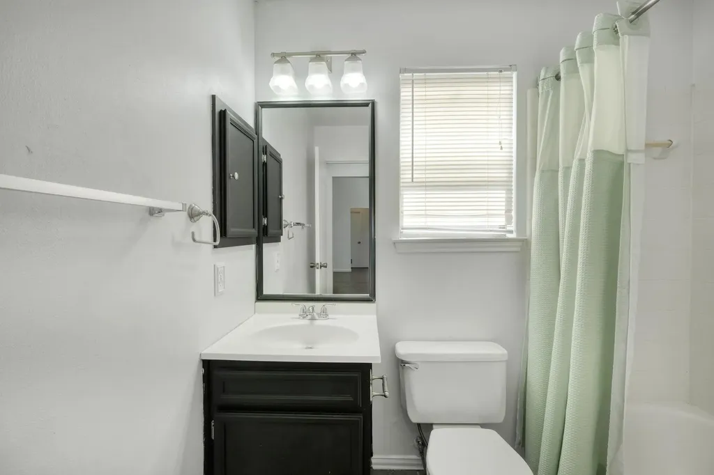 1810 Parkwood Drive Leander TX 78641