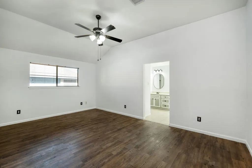 1810 Parkwood Drive Leander TX 78641