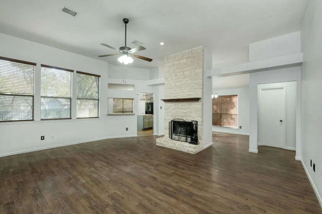 1810 Parkwood Drive Leander TX 78641