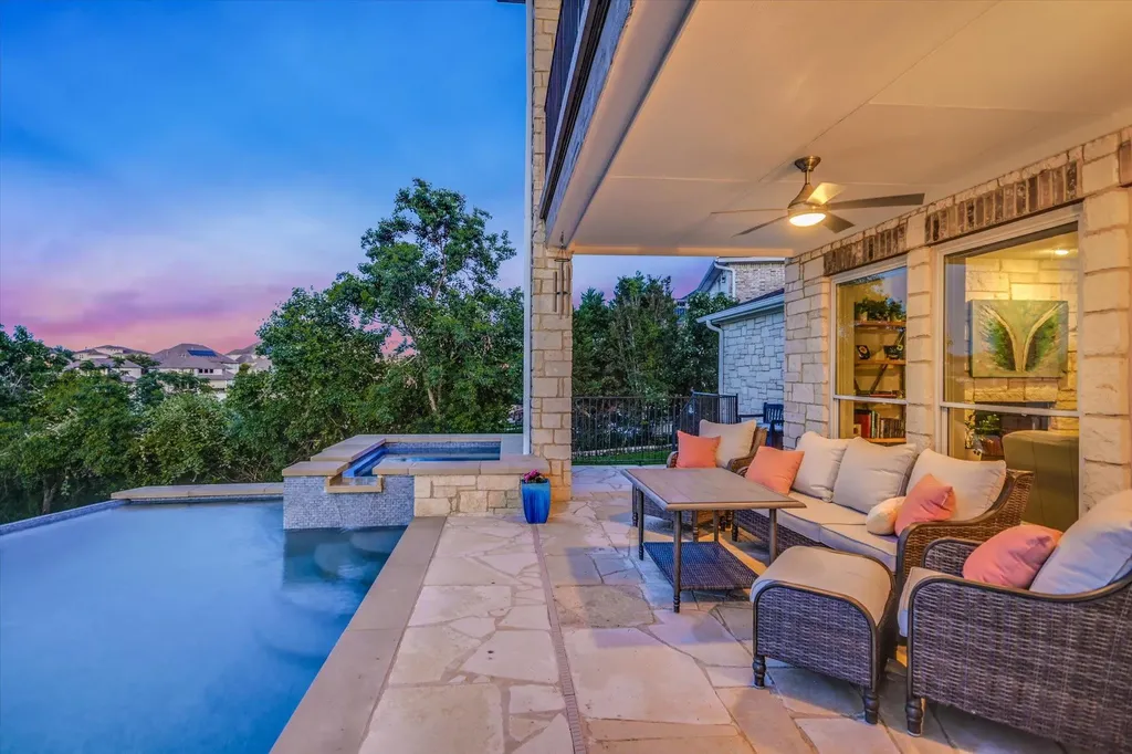 10613 Pointe View Drive Austin TX 78738