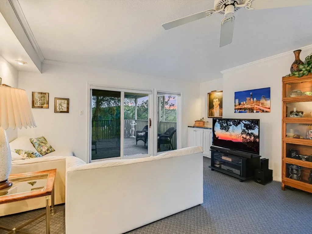 5603 Oakwood Cove Austin TX 78731