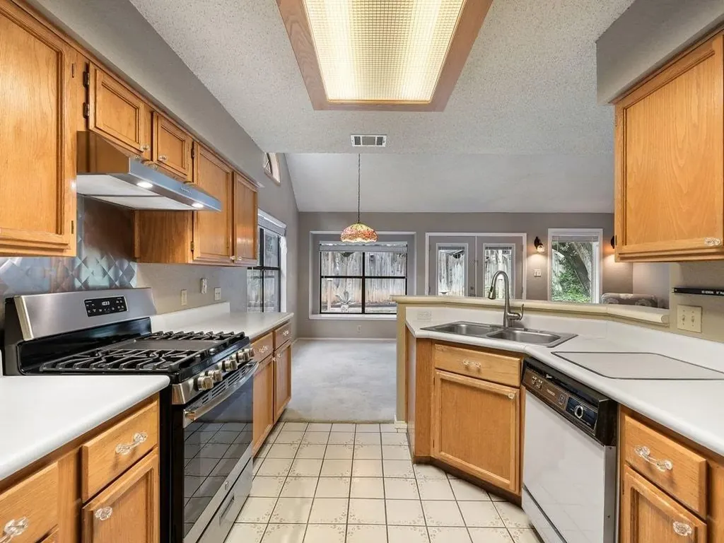 10606 N Platt River Drive Austin TX 78748