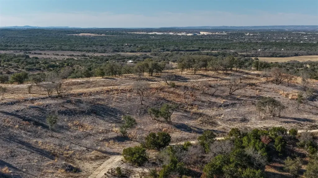 2530 County Road 408 S Spicewood TX 78669