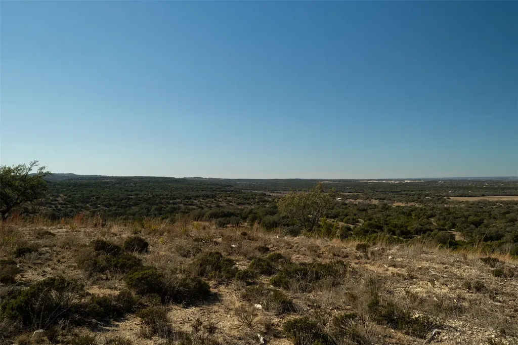 2530 County Road 408 S Spicewood TX 78669