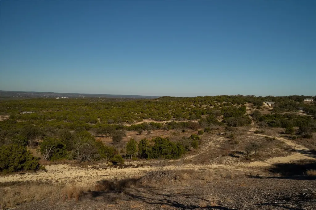 2530 County Road 408 S Spicewood TX 78669