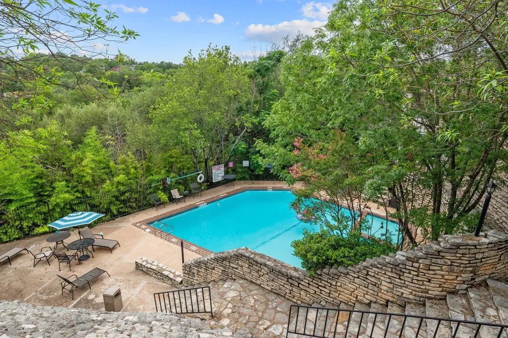 6910 Hart Lane Austin TX 78731