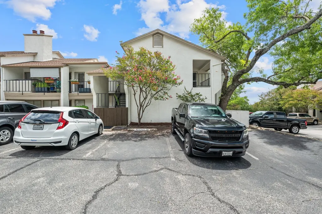 6910 Hart Lane Austin TX 78731