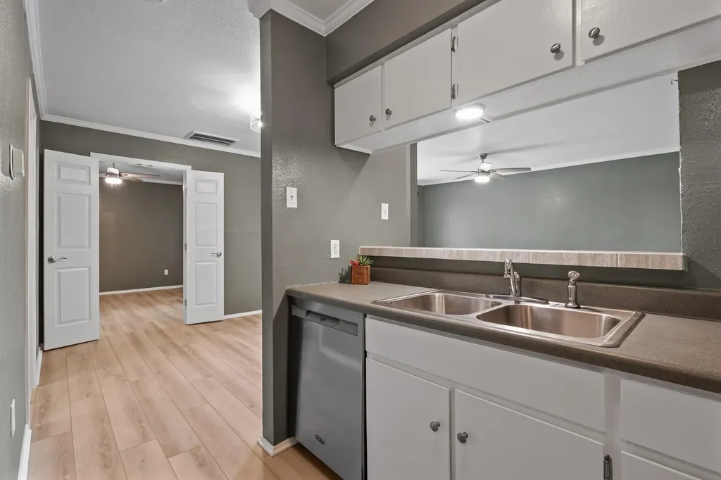 6910 Hart Lane Austin TX 78731
