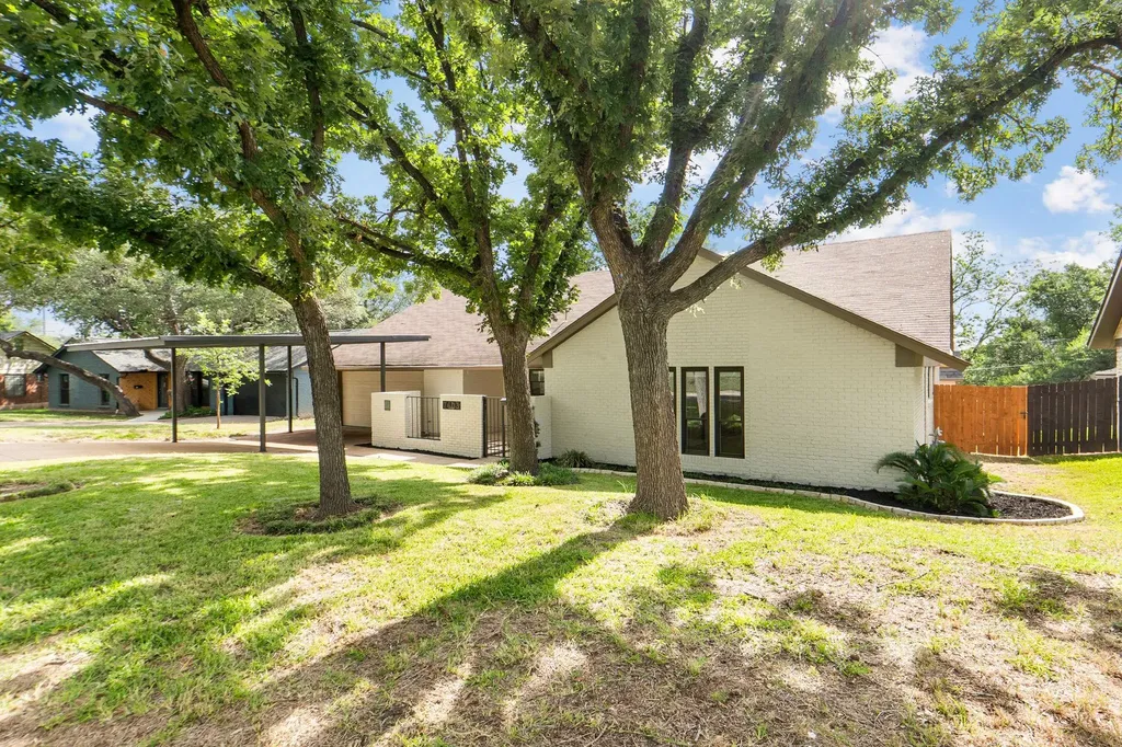 7603 Barcelona Cove Austin TX 78752
