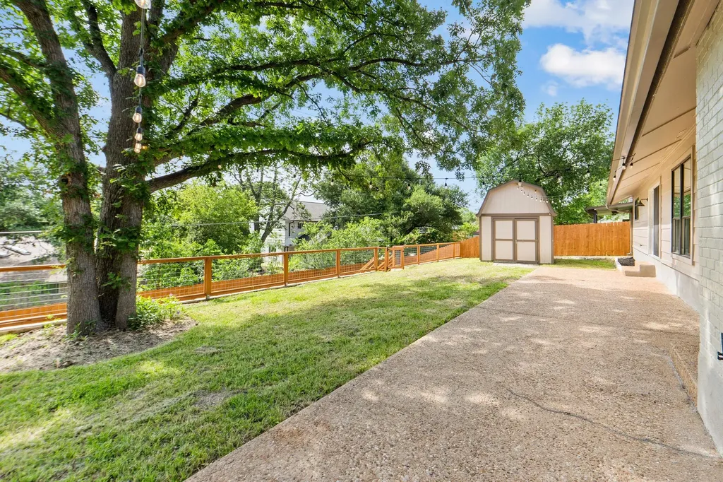 7603 Barcelona Cove Austin TX 78752