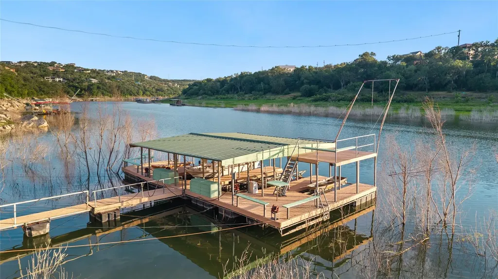 1104 Cliffview Drive Spicewood TX 78669