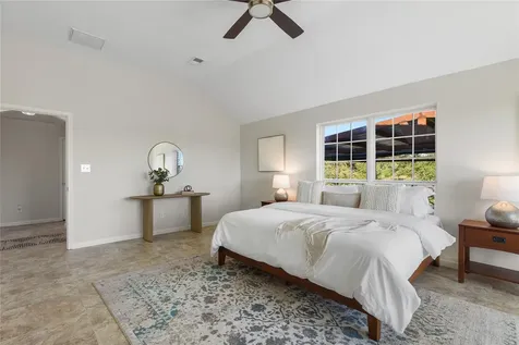 1104 Cliffview Drive Spicewood TX 78669