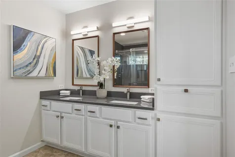 1104 Cliffview Drive Spicewood TX 78669