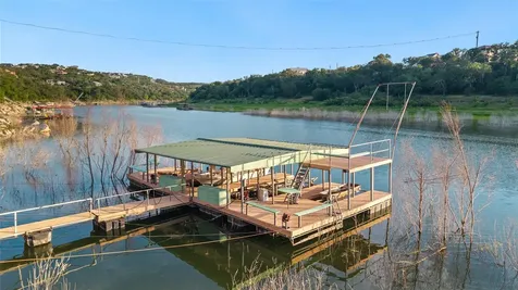 1104 Cliffview Drive Spicewood TX 78669