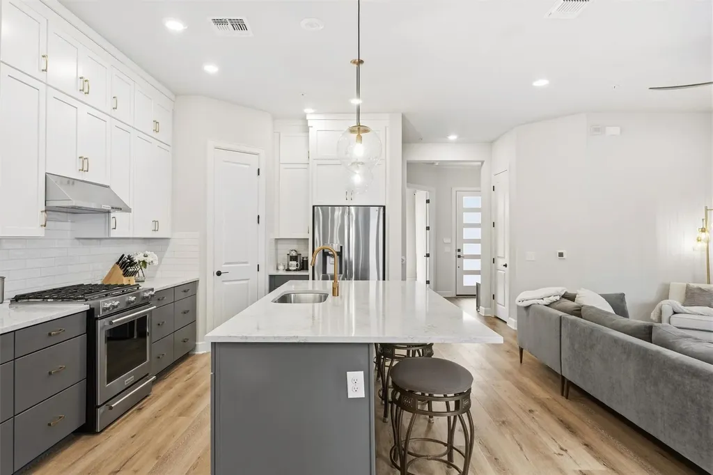 4704 Eberly Street Austin TX 78723