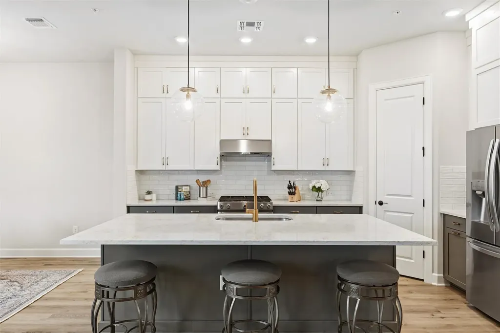 4704 Eberly Street Austin TX 78723