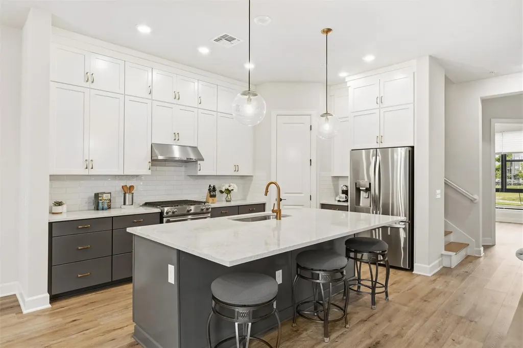 4704 Eberly Street Austin TX 78723