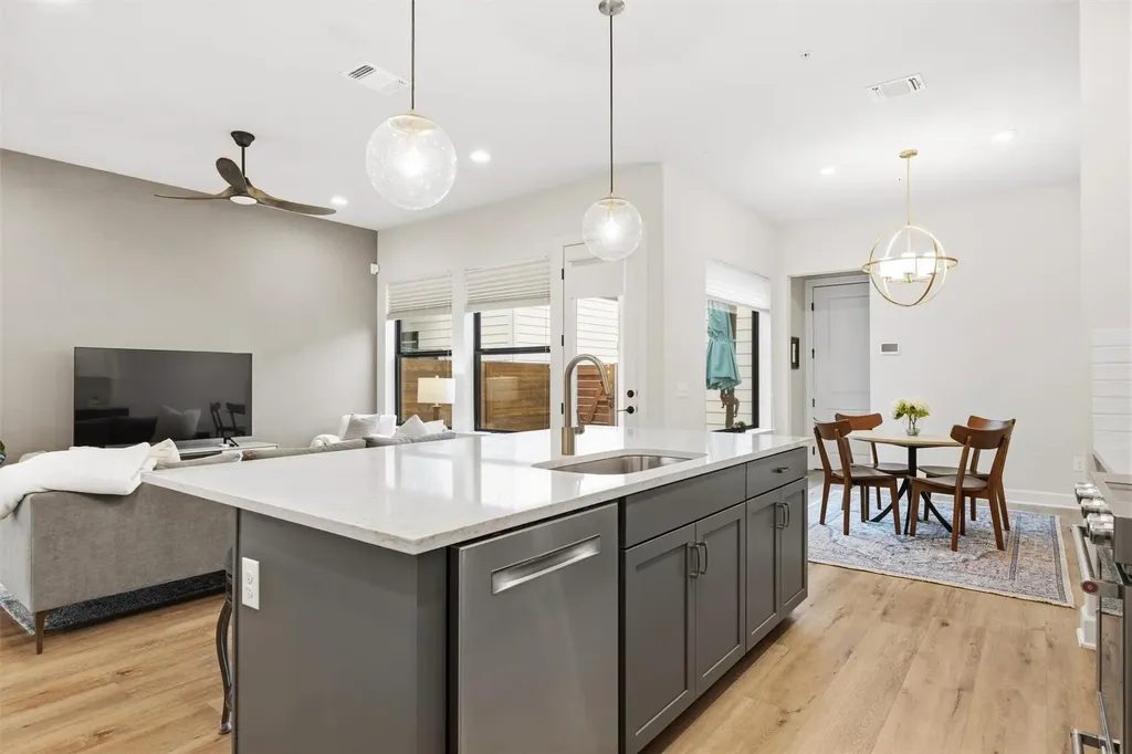 4704 Eberly Street Austin TX 78723