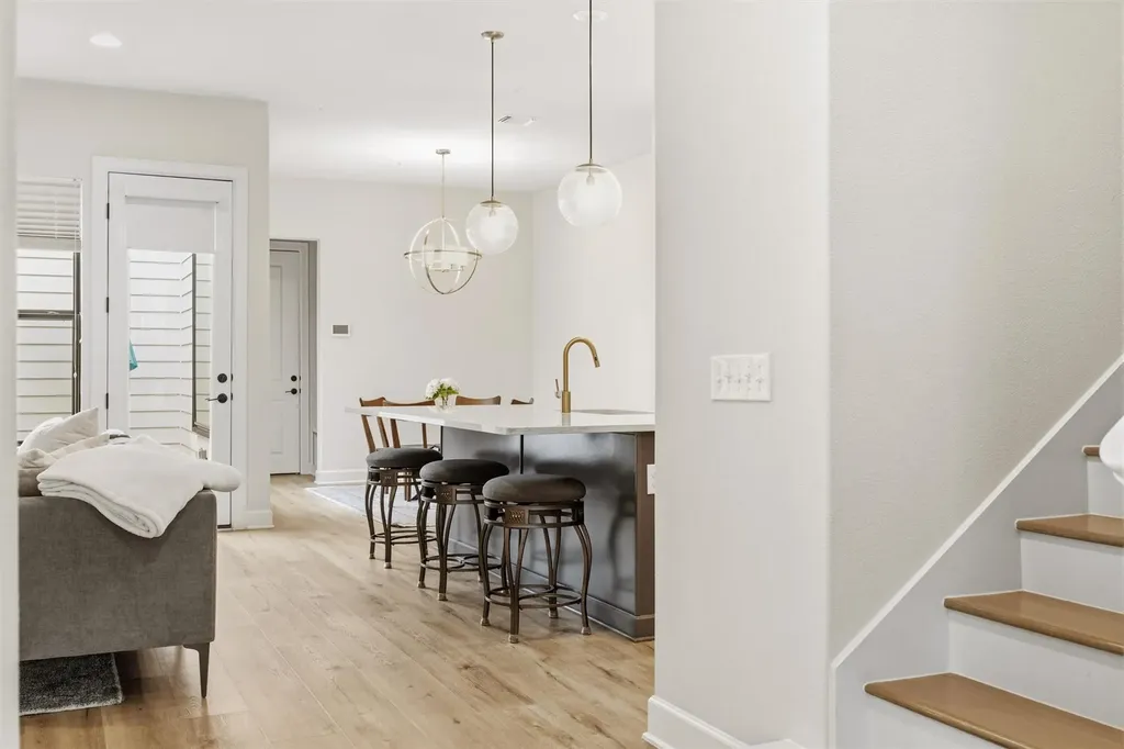 4704 Eberly Street Austin TX 78723
