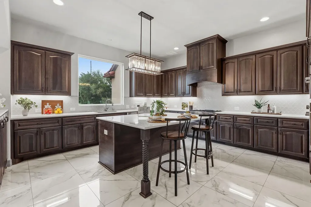 427 Bella Montagna Circle Austin TX 78734