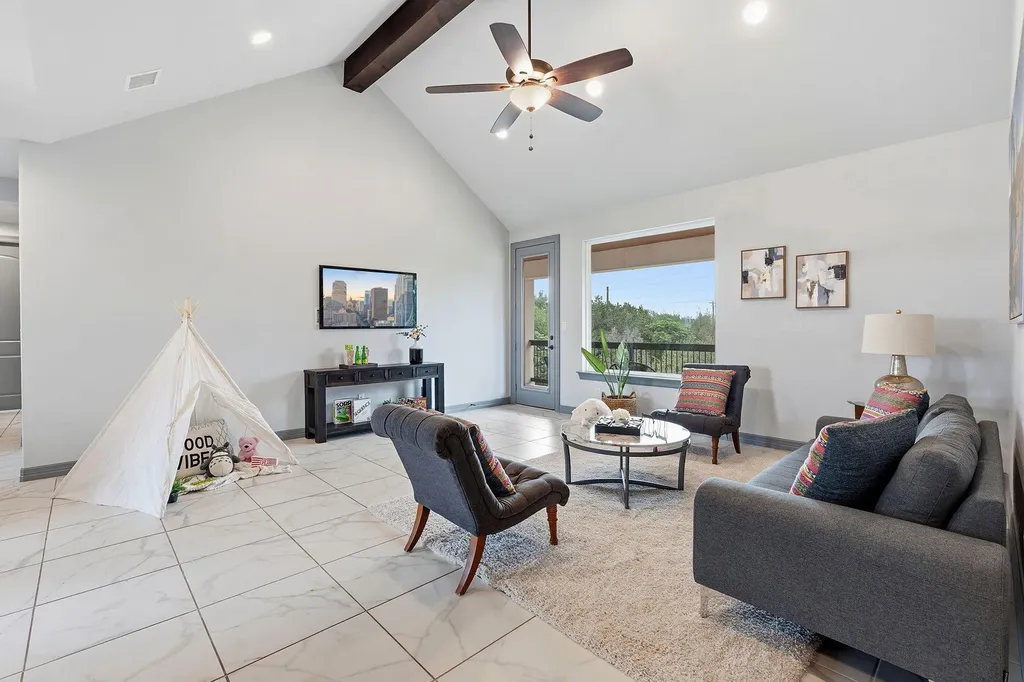 427 Bella Montagna Circle Austin TX 78734