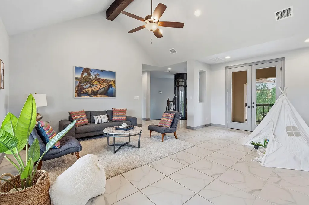 427 Bella Montagna Circle Austin TX 78734