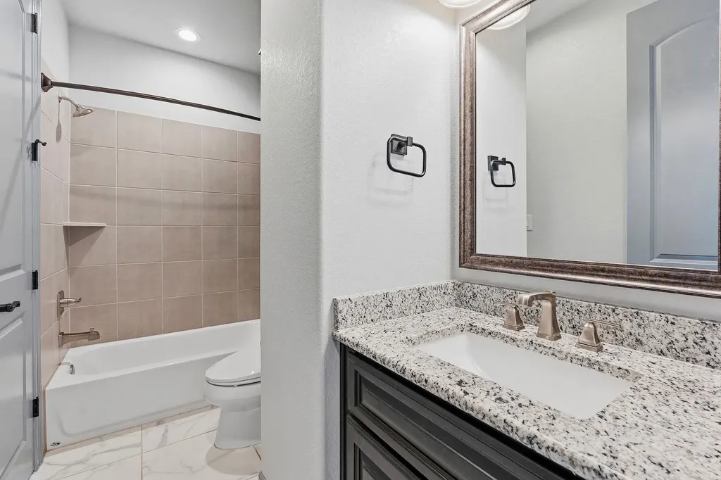 427 Bella Montagna Circle Austin TX 78734