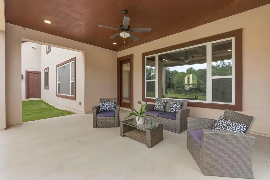 427 Bella Montagna Circle Austin TX 78734