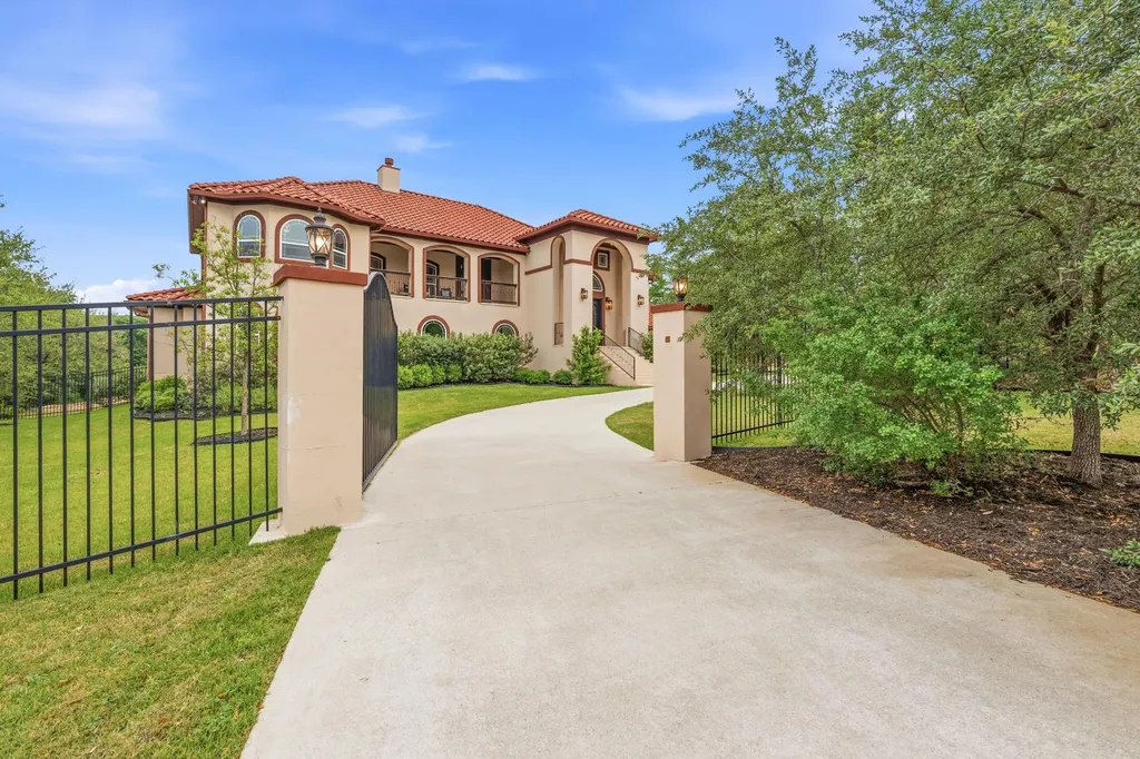 427 Bella Montagna Circle Austin TX 78734