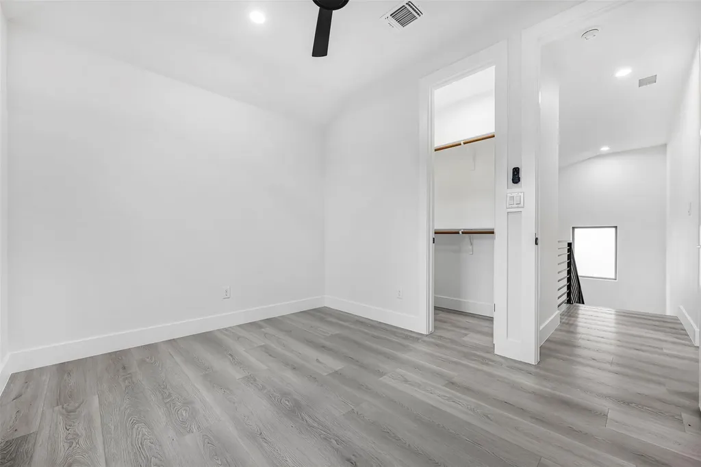 303 W Lane Avenue Manor TX 78653