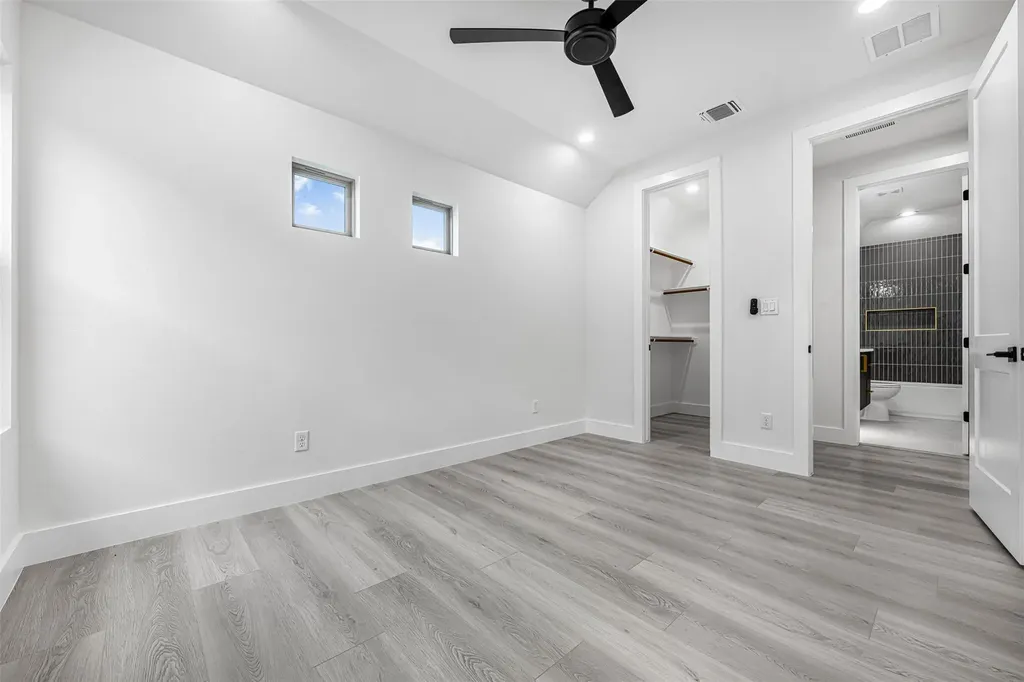 303 W Lane Avenue Manor TX 78653