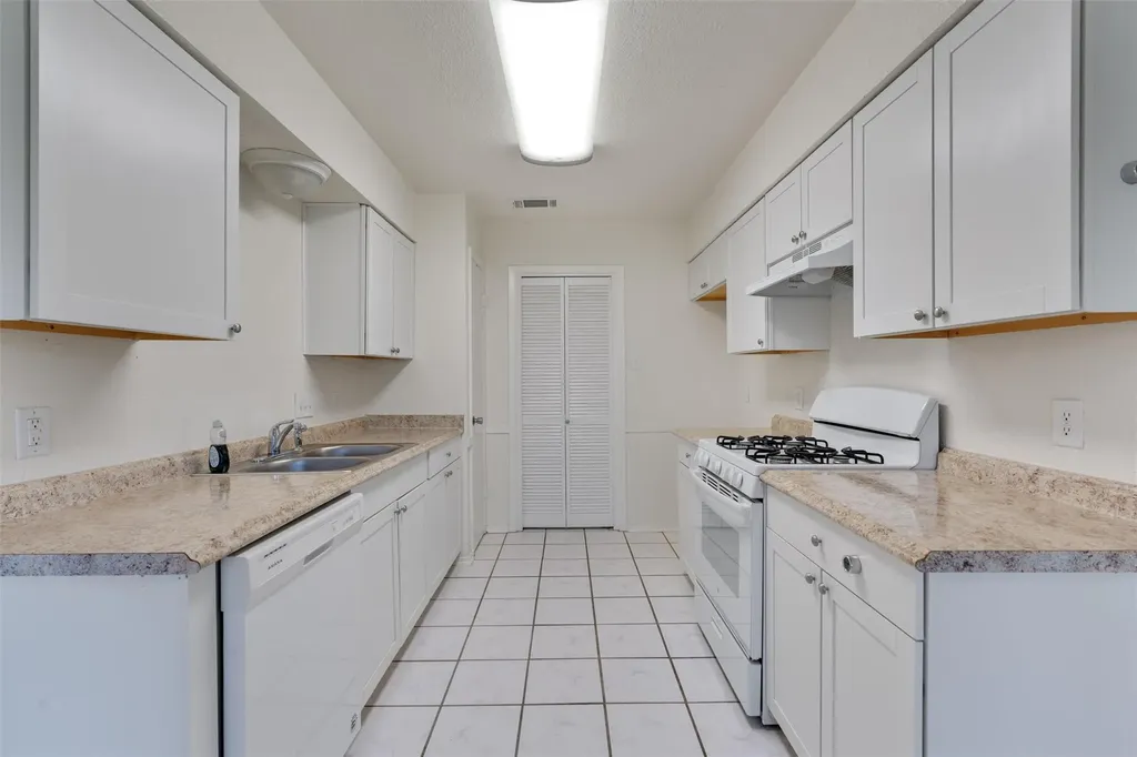 212 Rockcrest Drive Georgetown TX 78628