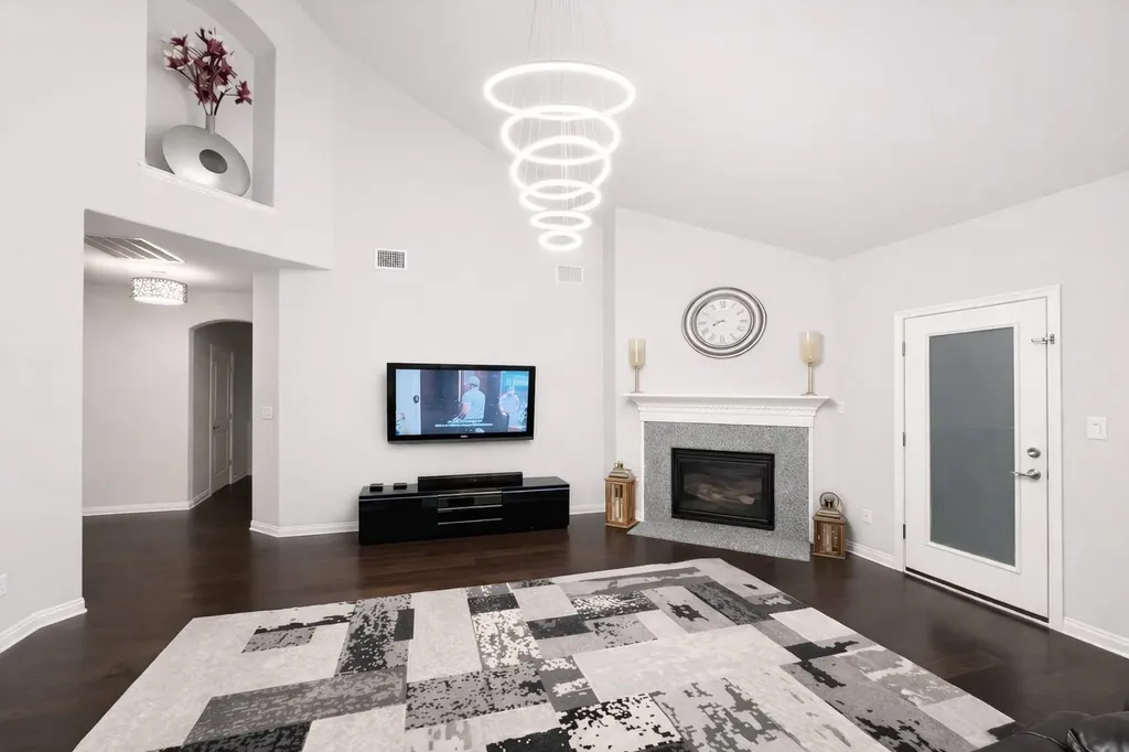 102 Waverly Spire Court Austin TX 78738