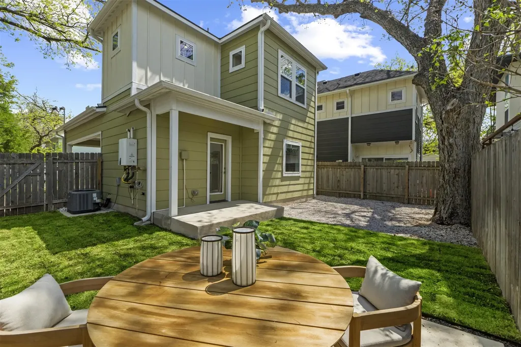 1112 Linden Street Austin TX 78702