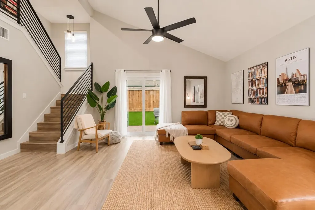 5405 Meadow Crest Austin TX 78744