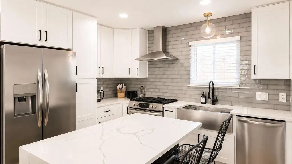 5405 Meadow Crest Austin TX 78744