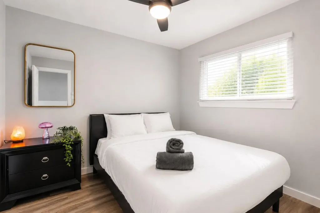 5405 Meadow Crest Austin TX 78744