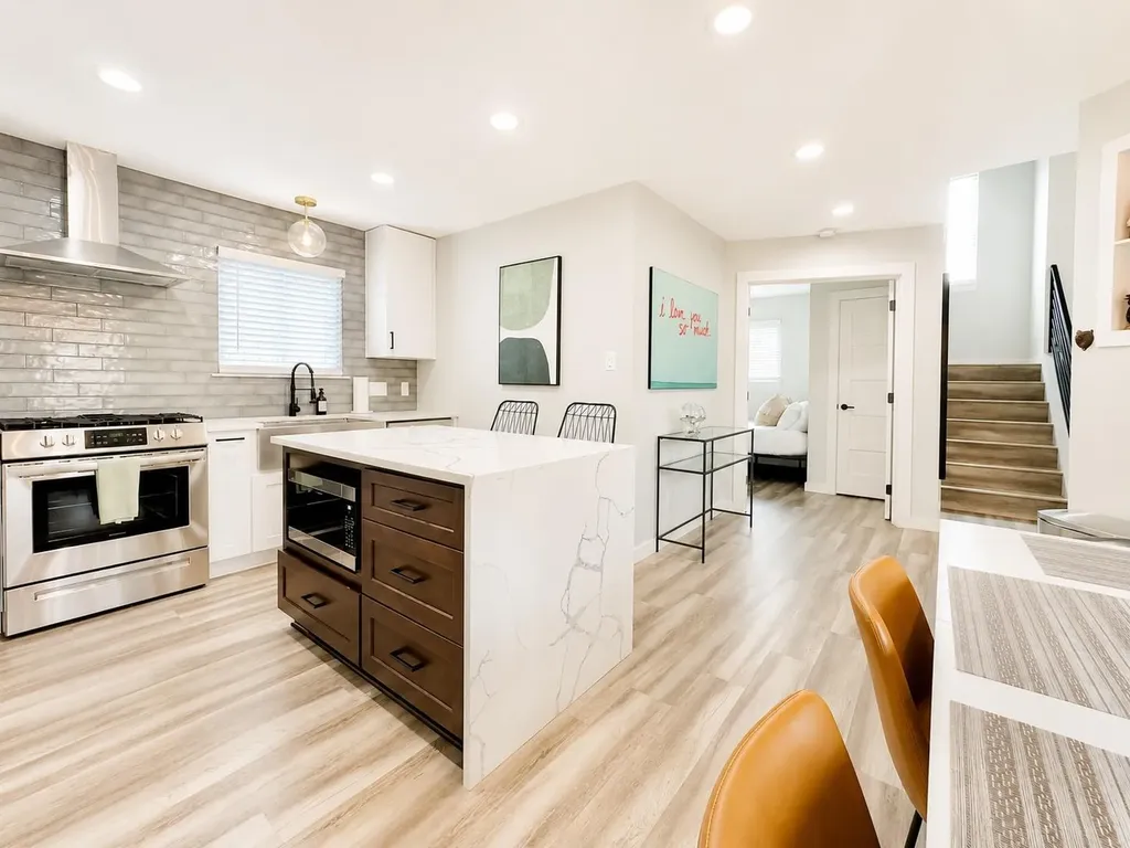 5405 Meadow Crest Austin TX 78744