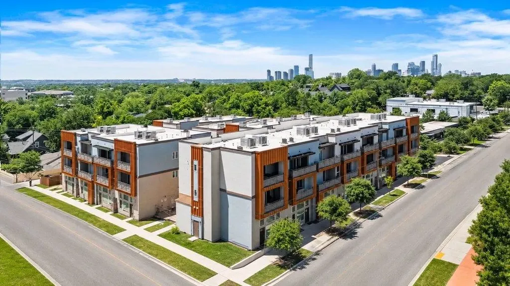2827 Manor Road Austin TX 78722