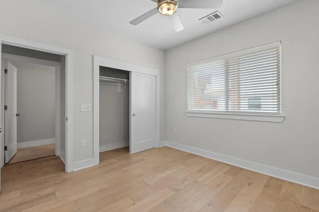 2827 Manor Road Austin TX 78722