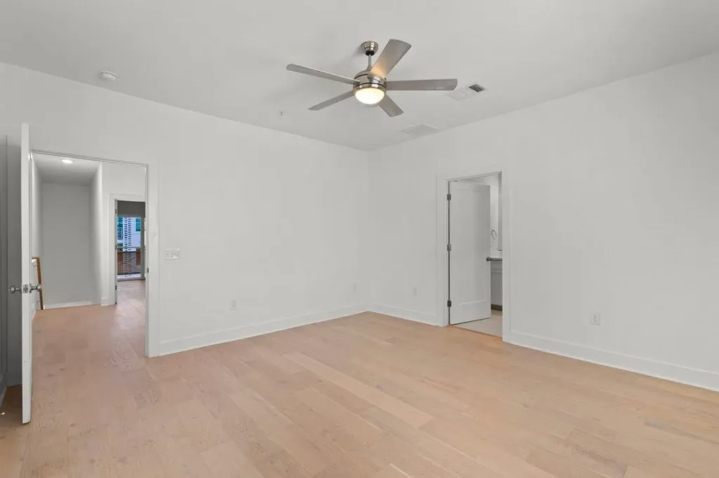 2827 Manor Road Austin TX 78722