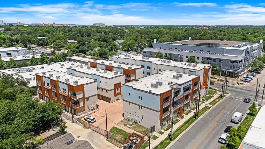 2827 Manor Road Austin TX 78722
